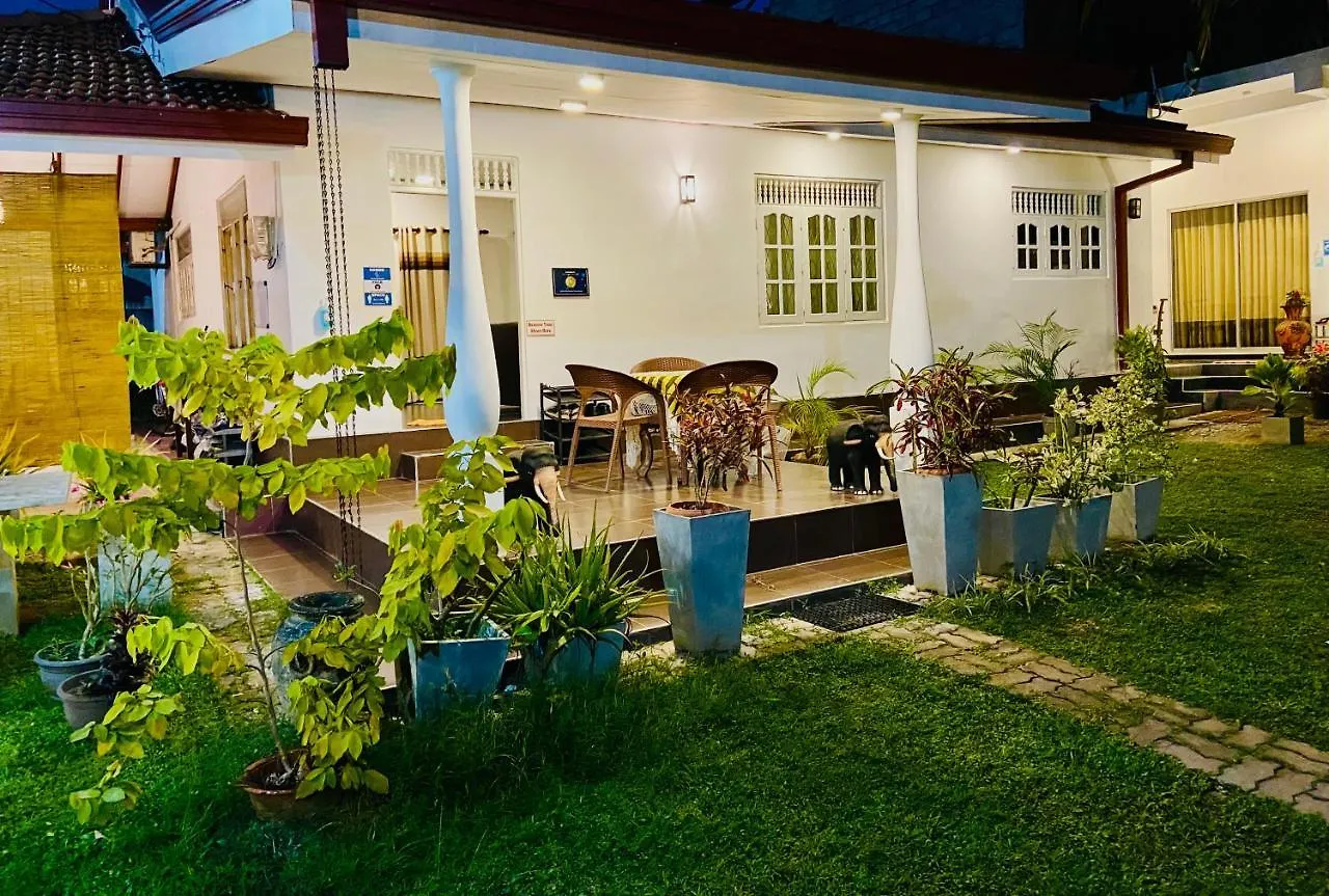 **** Casa de hóspedes White Villa Airport Transit Hotel Katunayaka Sri Lanca