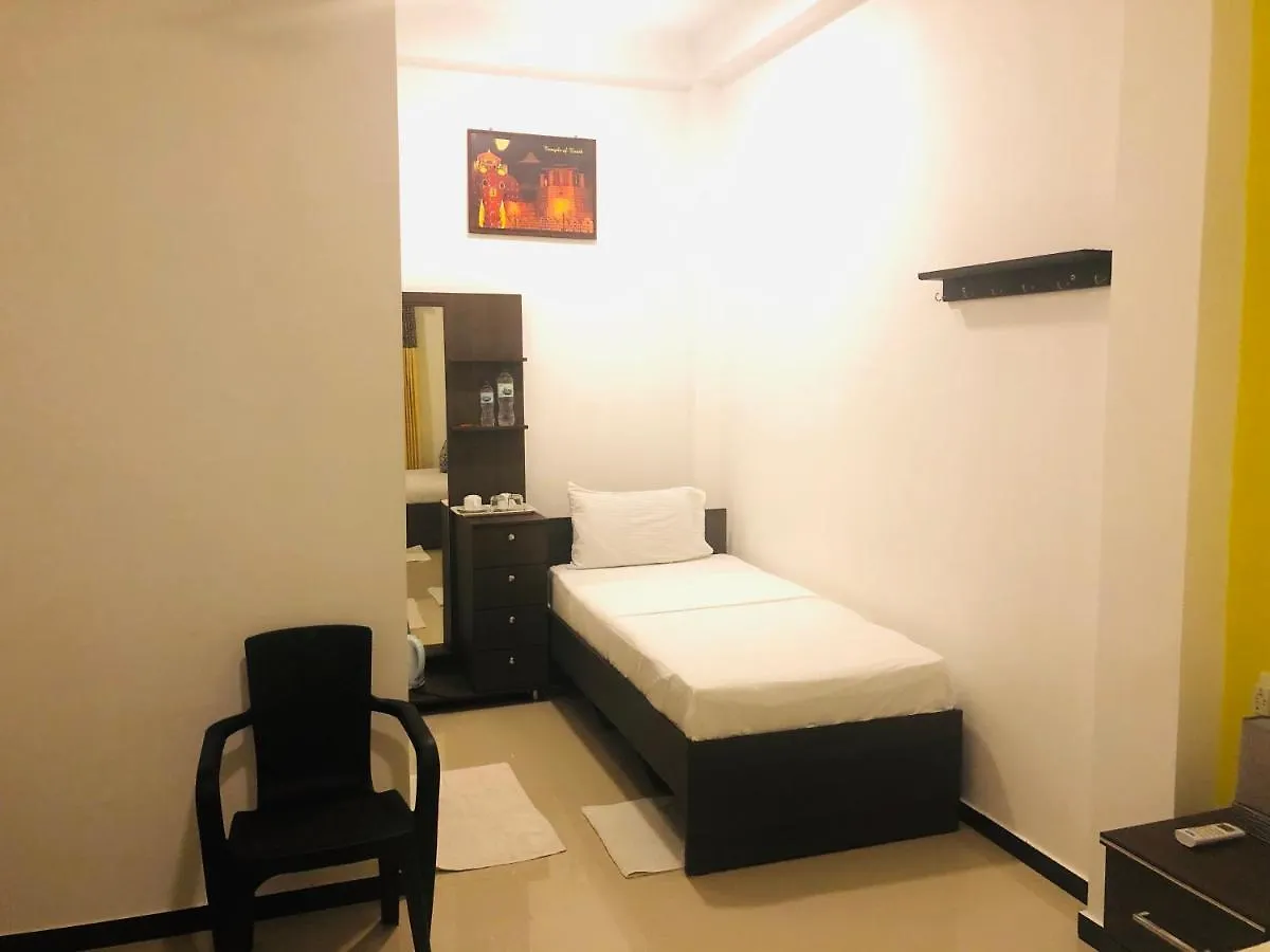 White Villa Airport Transit Hotel Katunayaka 4*,  Sri Lanca
